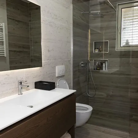 Aqua Luxury With Balcony And Sea View * ドゥラス